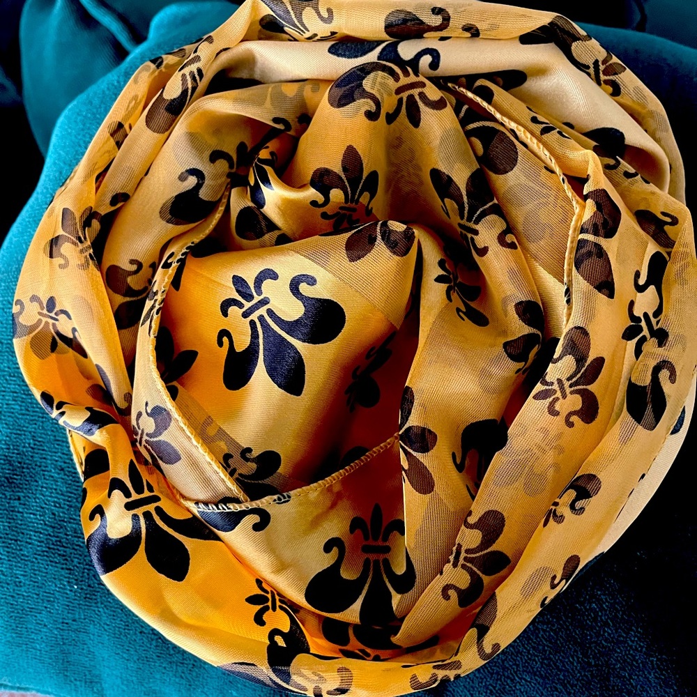 BLACK AND GOLD FLEUR DE LIS SCARF